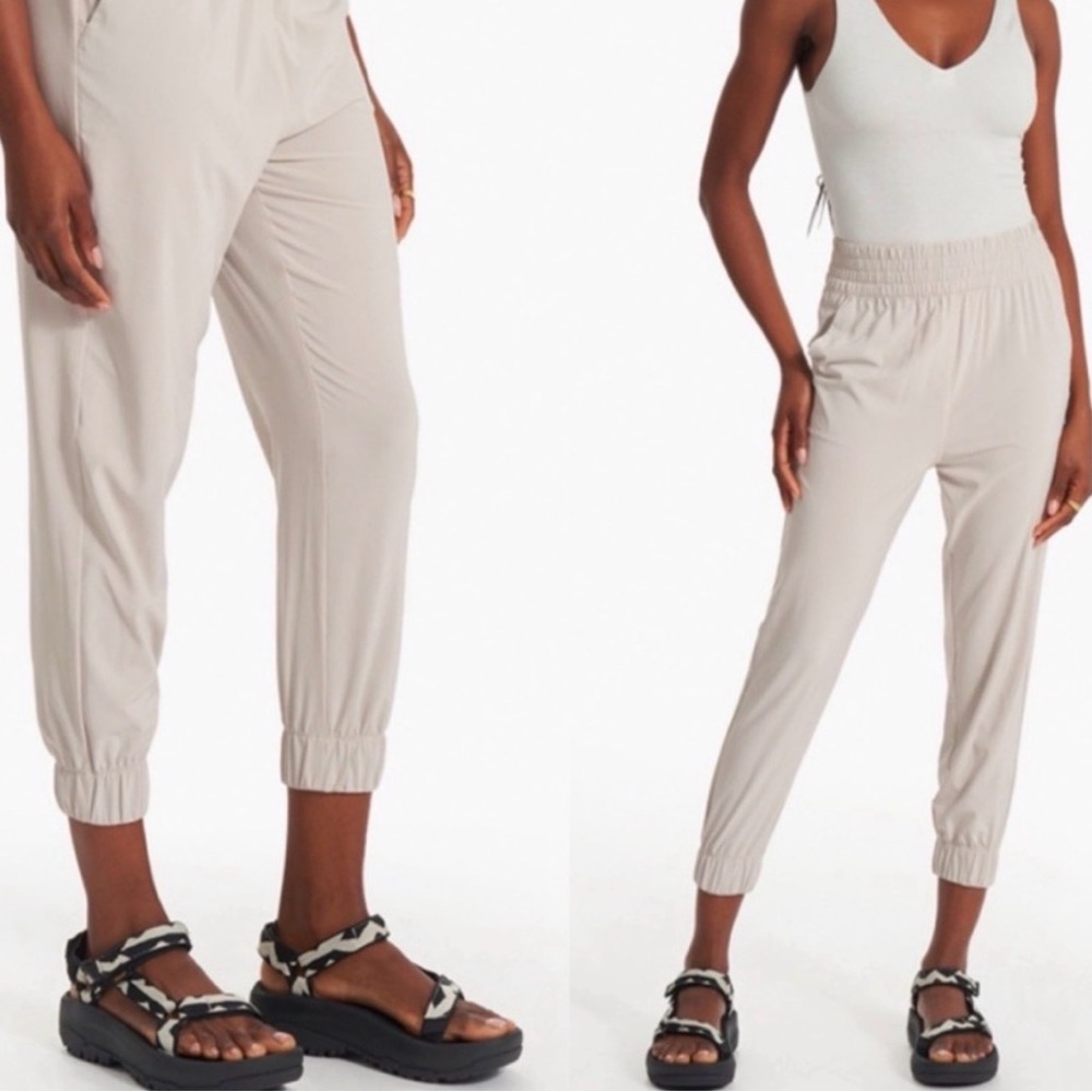 Vuori Women's Light Beige Villa Joggers